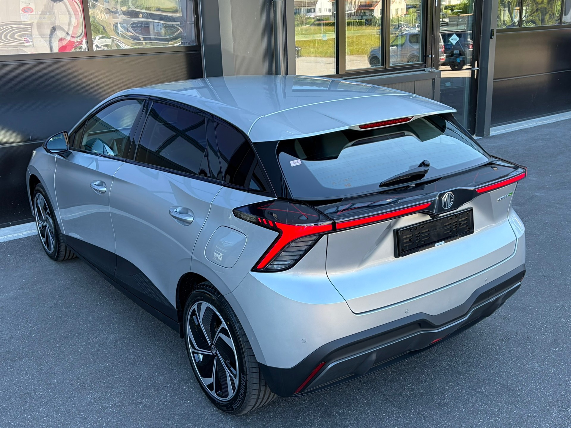 MG 4 EV 64kWh Premium-image-7