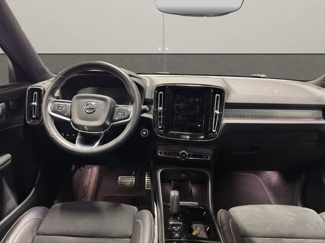 VOLVO XC40 1.5 T4 PiH R-Design-image-8