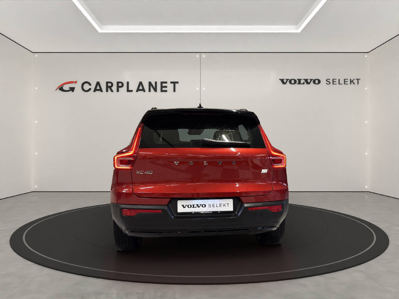 VOLVO XC40 1.5 T4 PiH R-Design-image-4