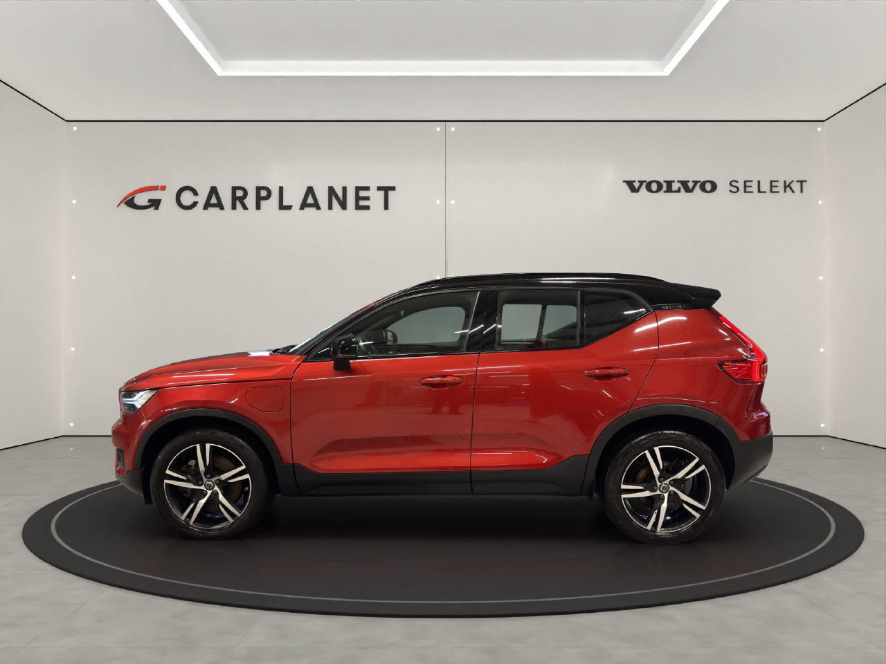 VOLVO XC40 1.5 T4 PiH R-Design-image-2