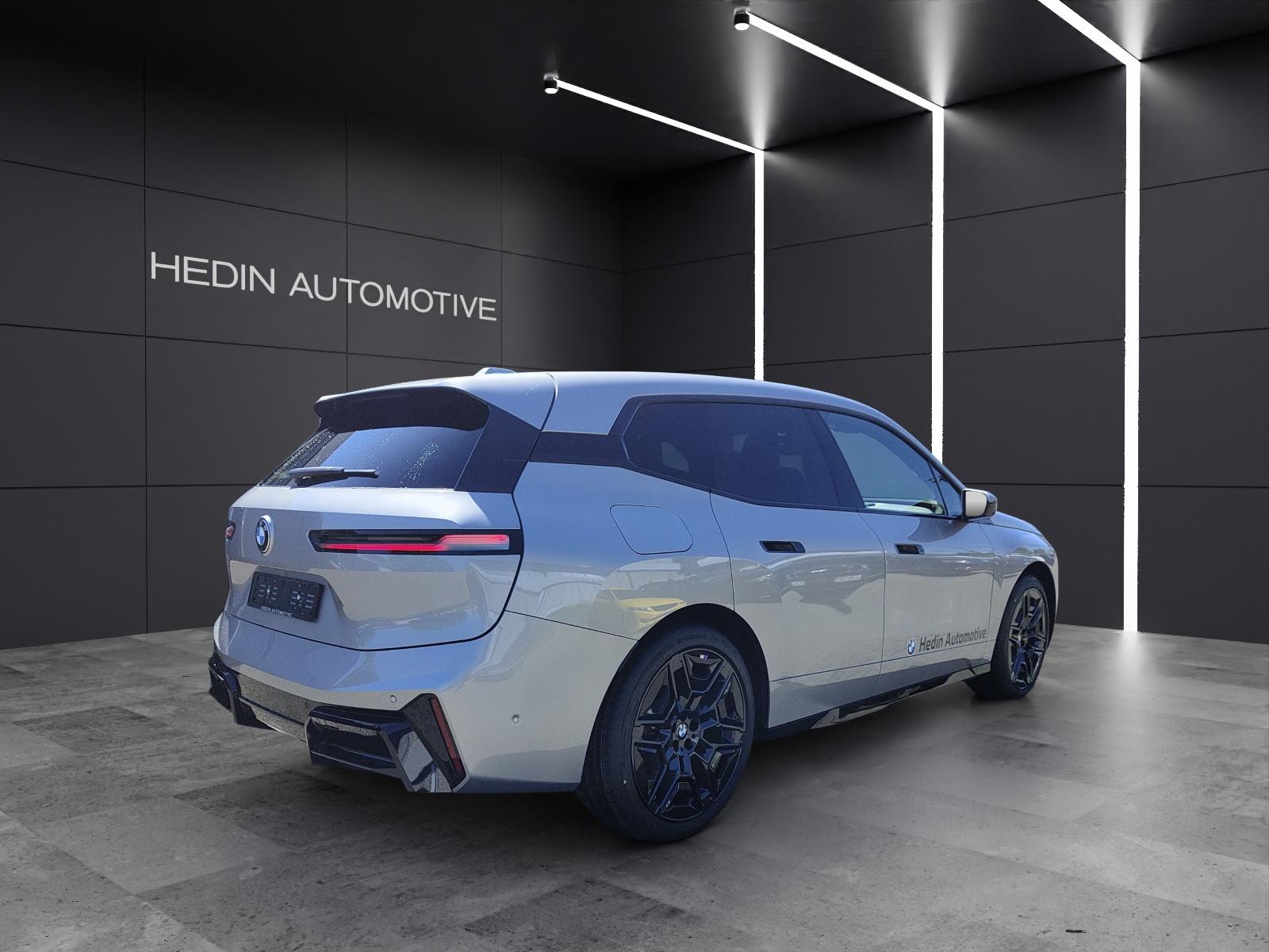 BMW iX xDrive60-image-5