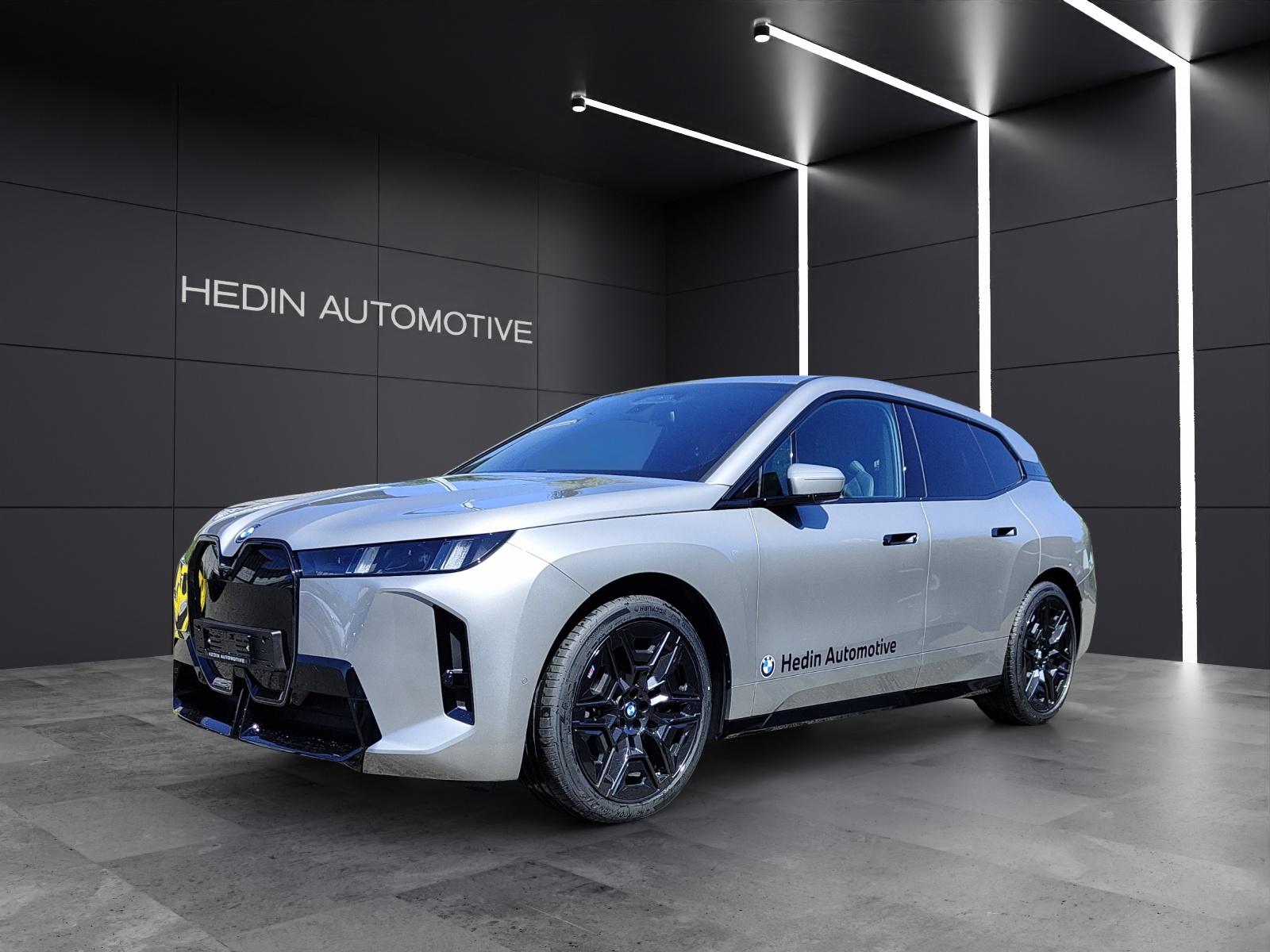 BMW iX xDrive60-image-0