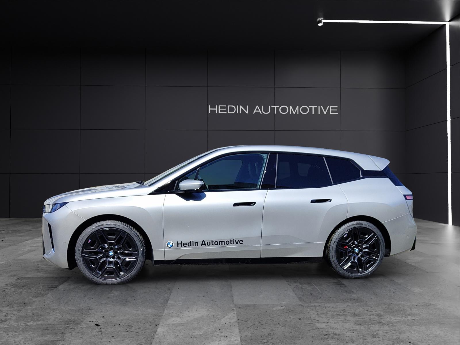 BMW iX xDrive60-image-1