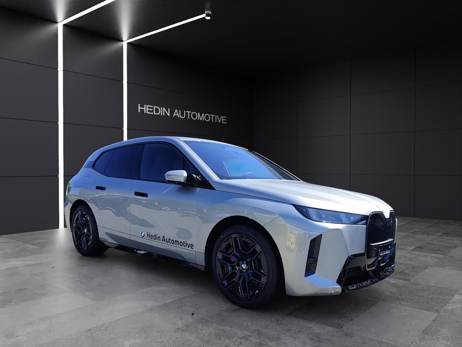 BMW iX xDrive60-image-7
