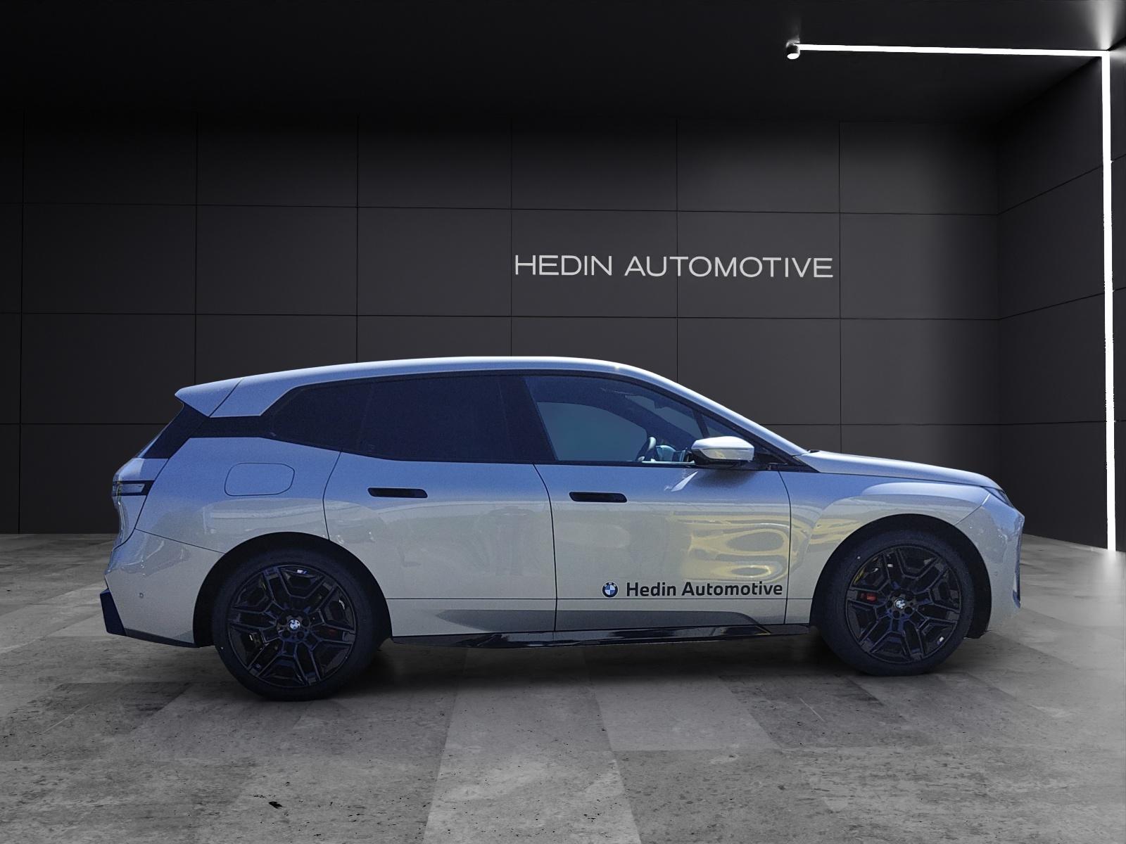 BMW iX xDrive60-image-6