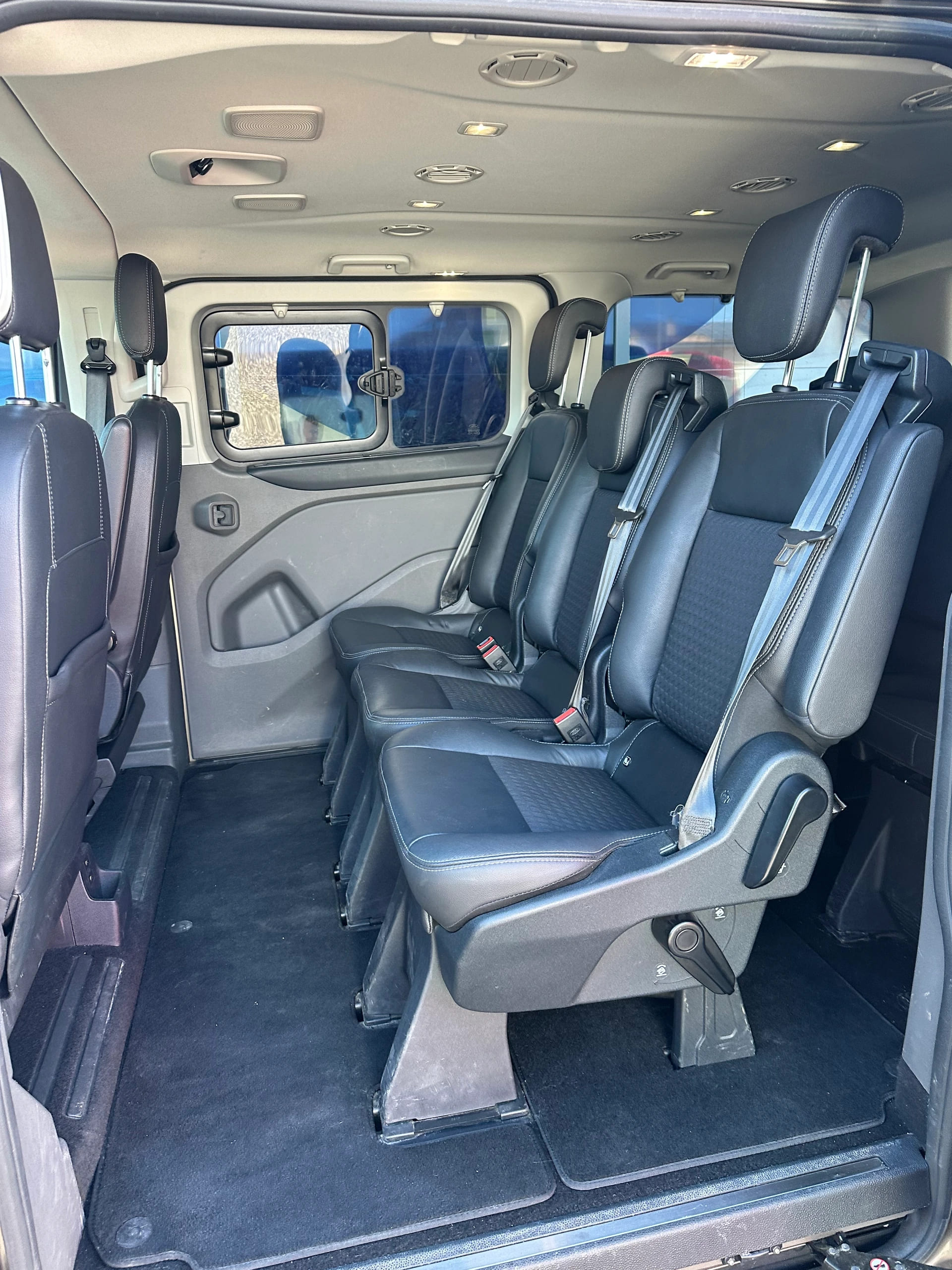 FORD Tourneo Custom 320 L1 2.0 TDCi 170 Sport-image-11