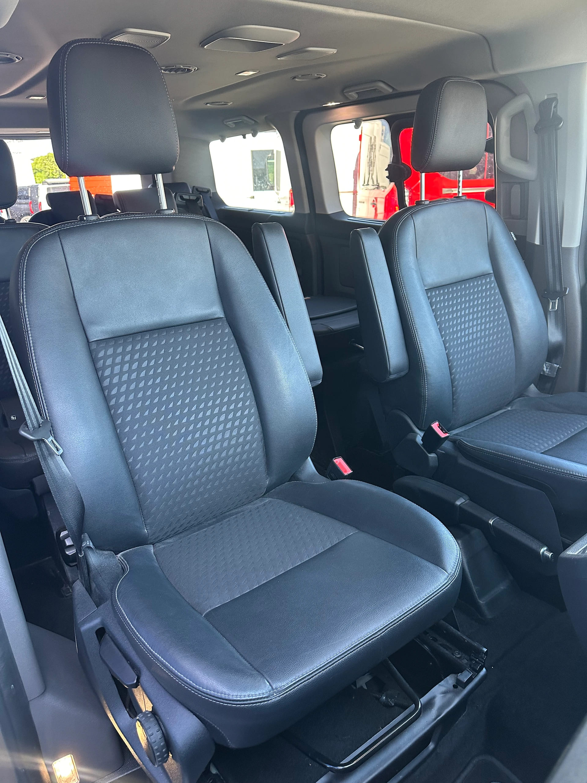 FORD Tourneo Custom 320 L1 2.0 TDCi 170 Sport-image-15