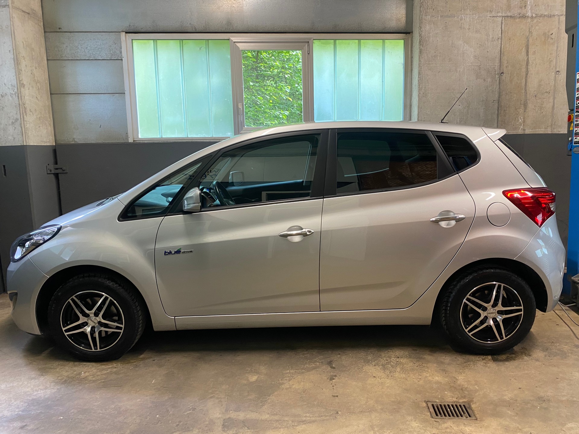 HYUNDAI iX20 1.6 Premium //NEU AB MFK!-image-2