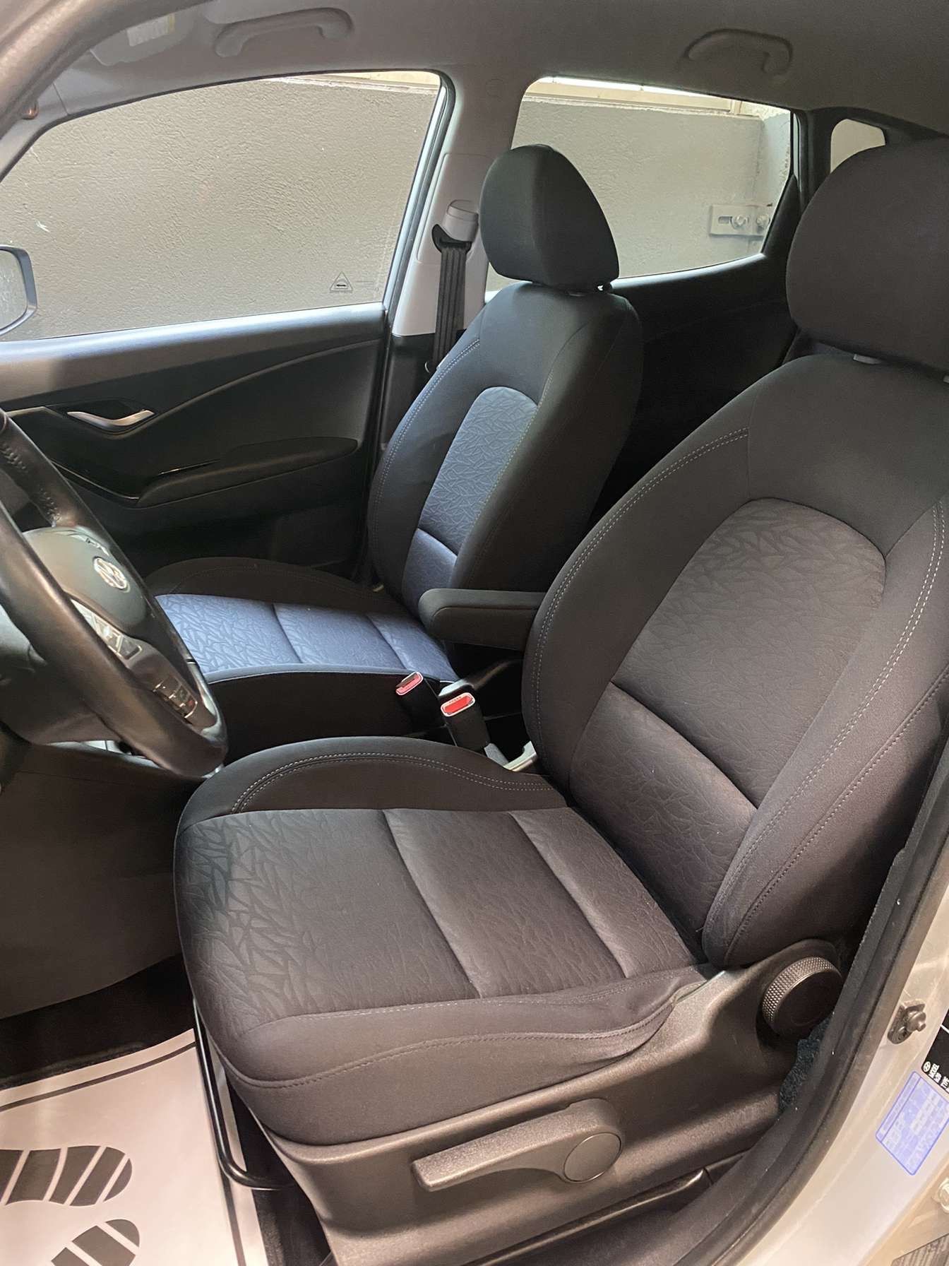 HYUNDAI iX20 1.6 Premium //NEU AB MFK!-image-11