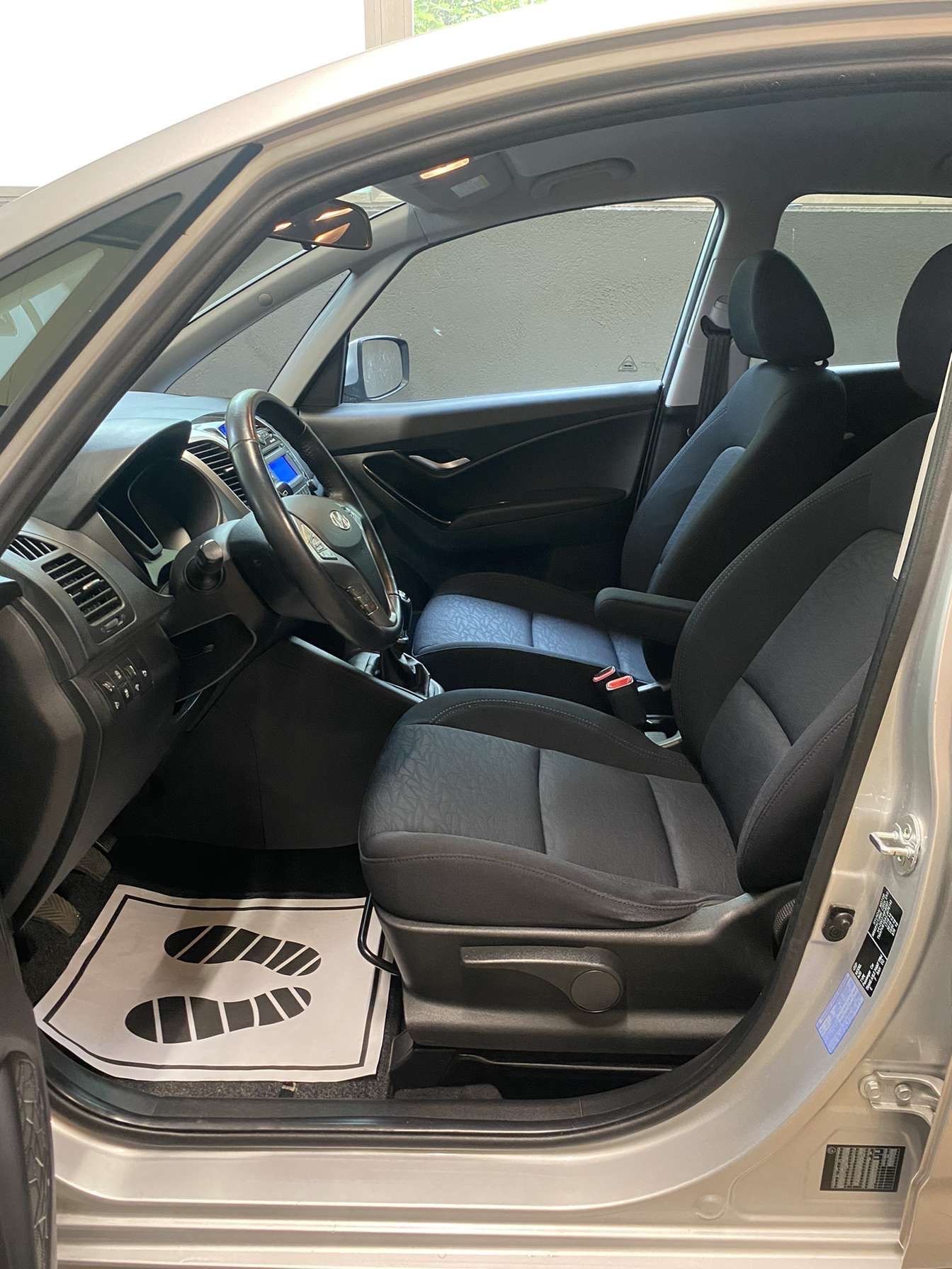 HYUNDAI iX20 1.6 Premium //NEU AB MFK!-image-10