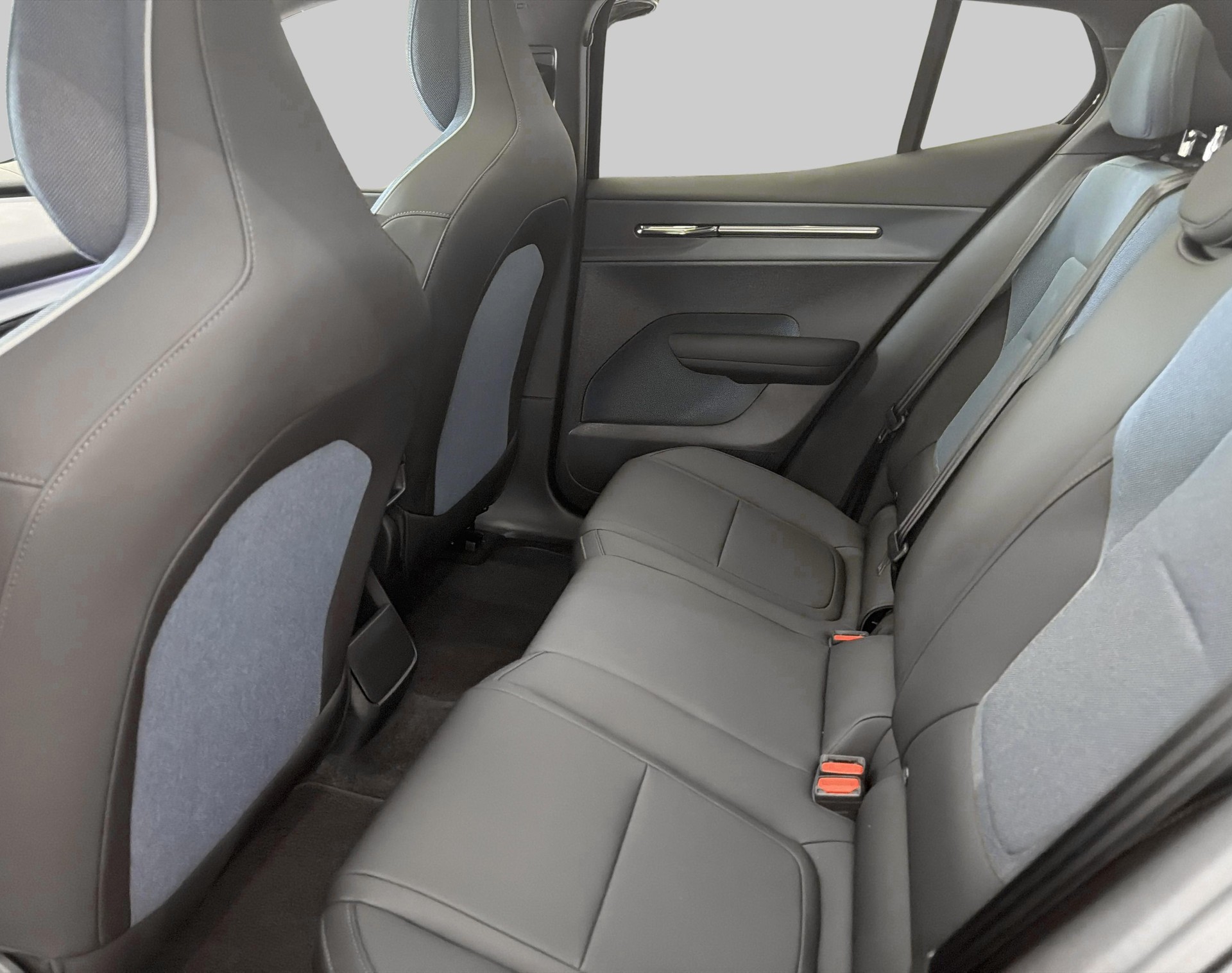 VOLVO EX 30 E60 Ultra-image-9