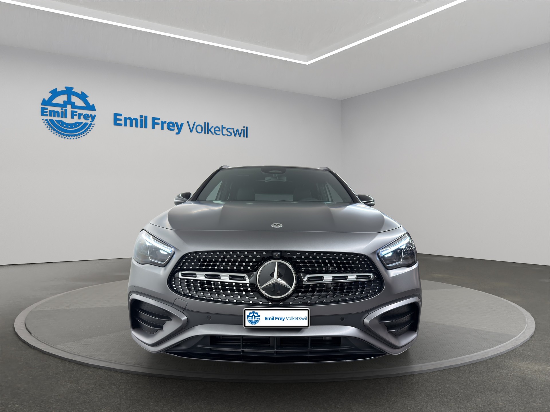 MERCEDES-BENZ GLA 250 Swiss Star AMG Line 4matic-image-4