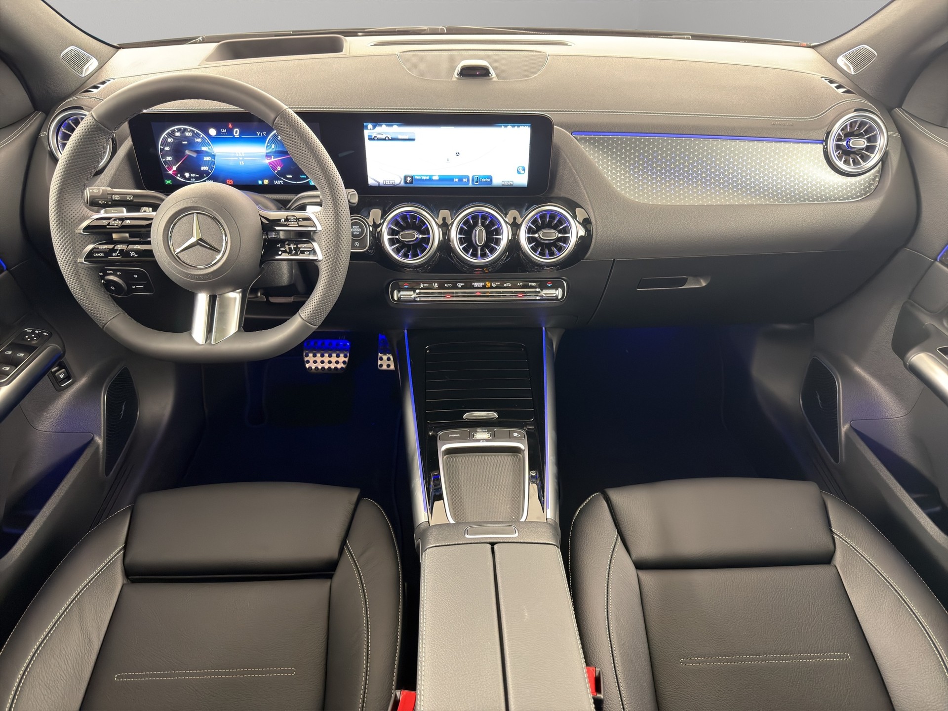 MERCEDES-BENZ GLA 250 Swiss Star AMG Line 4matic-image-10