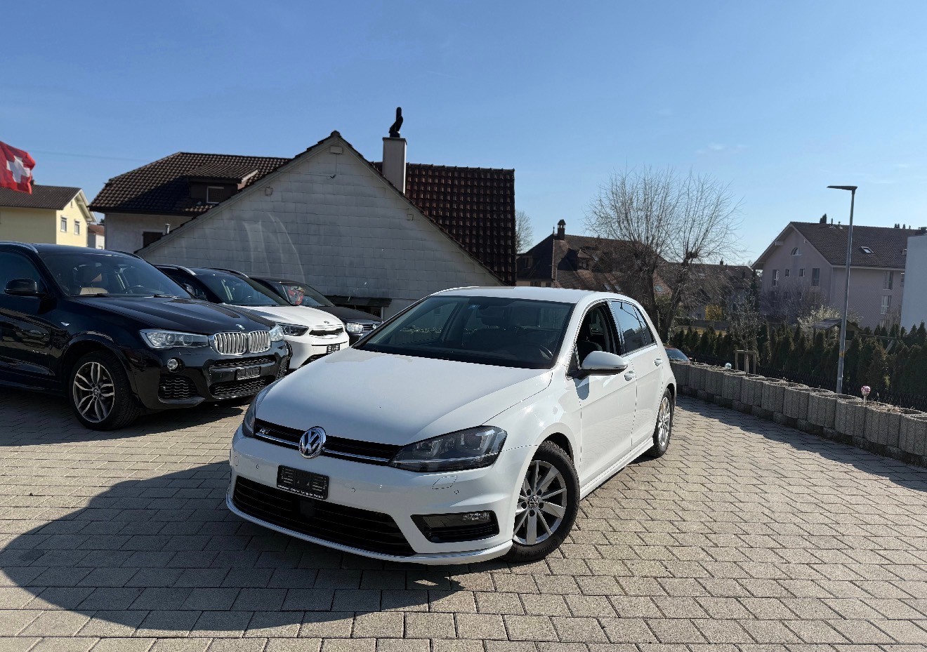 VW Golf 1.2 TSI R-Line Design-image-0