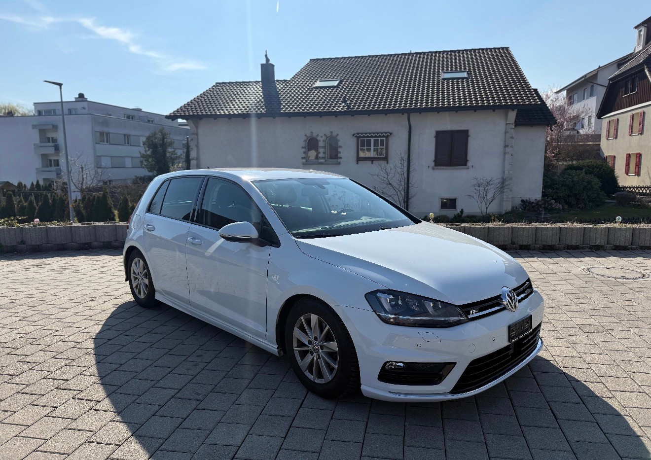 VW Golf 1.2 TSI R-Line Design-image-2