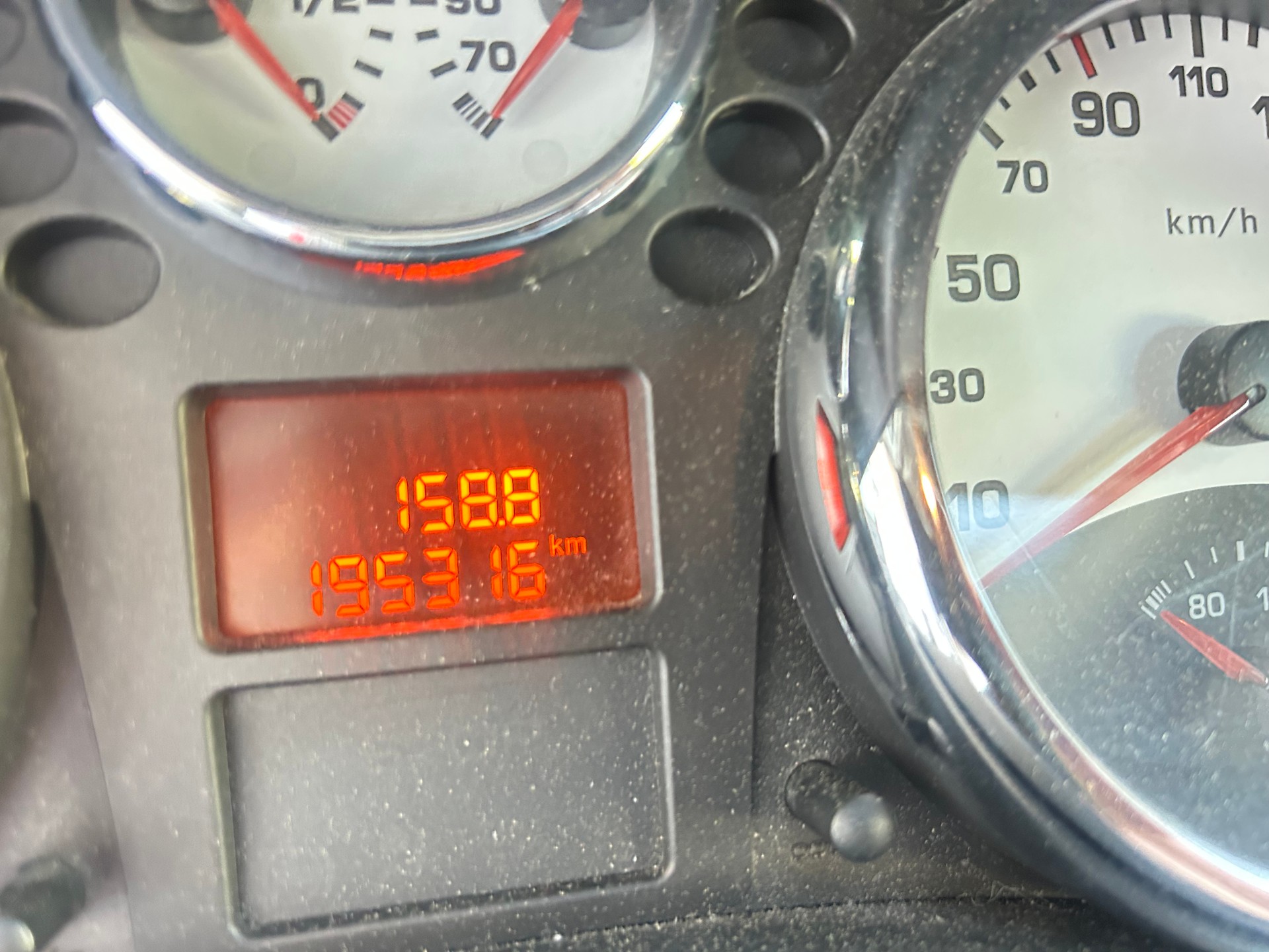 PEUGEOT 207 1.6 16V Turbo XSI-image-9
