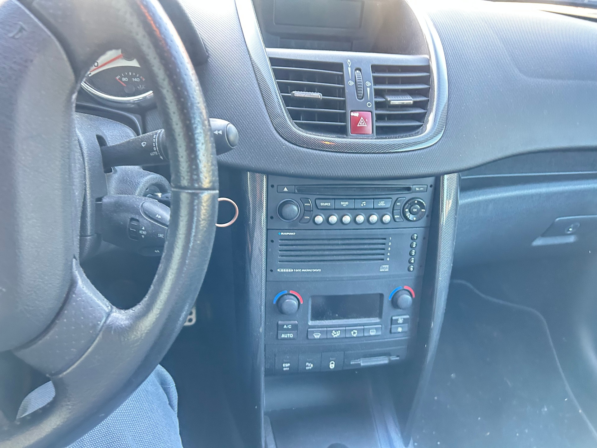 PEUGEOT 207 1.6 16V Turbo XSI-image-10
