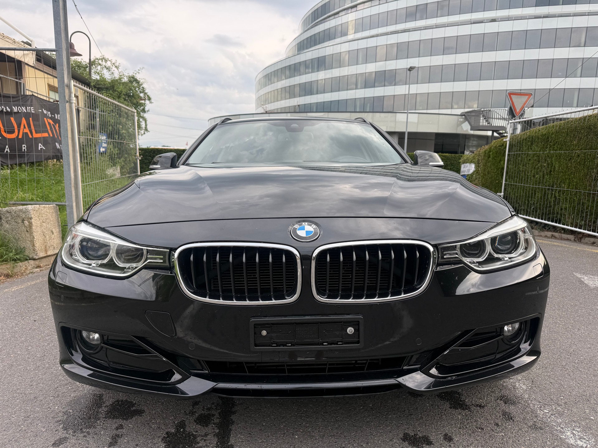 BMW 320d Touring Sport Line Steptronic-image-1