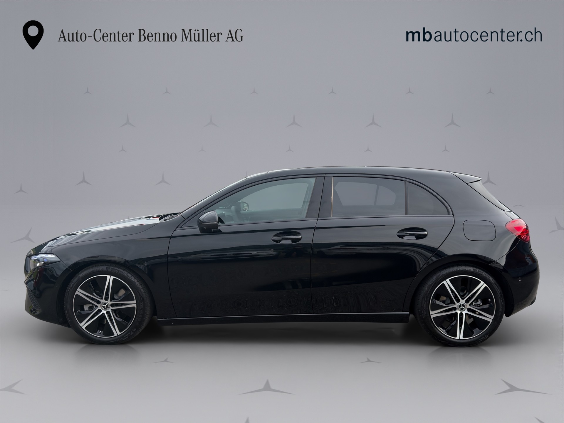 MERCEDES-BENZ A 250 Progressive 4m-showroom-element-2