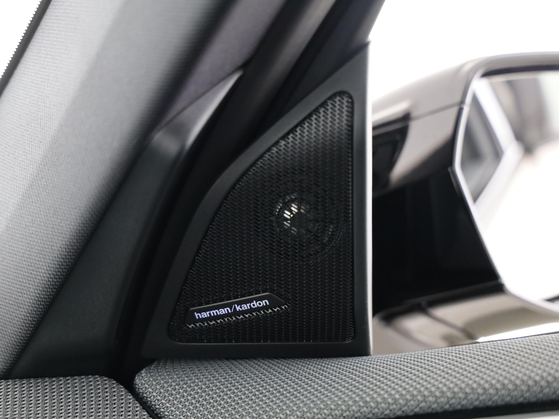 BMW X3 M50i-image-23