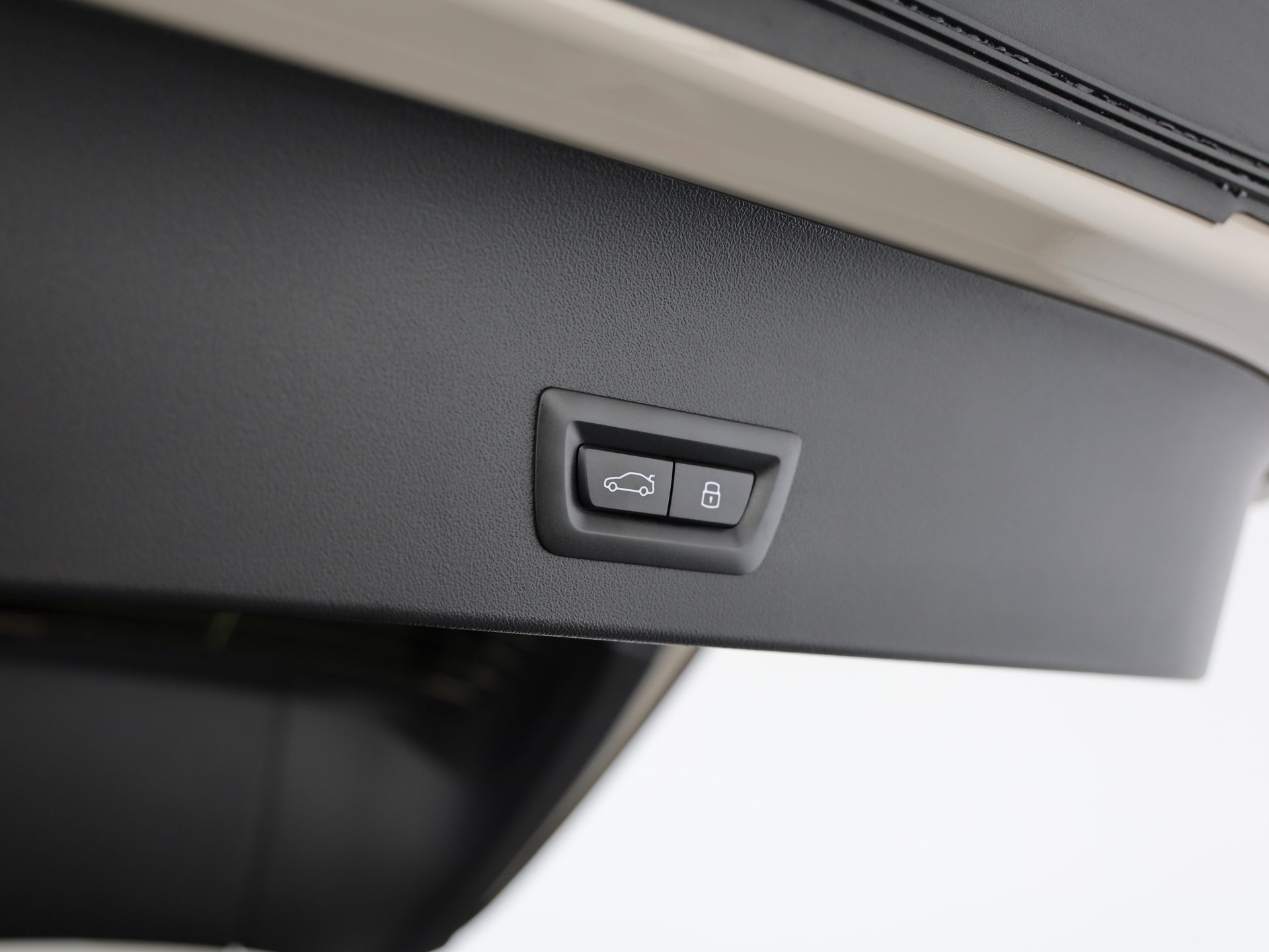 BMW X3 M50i-image-10