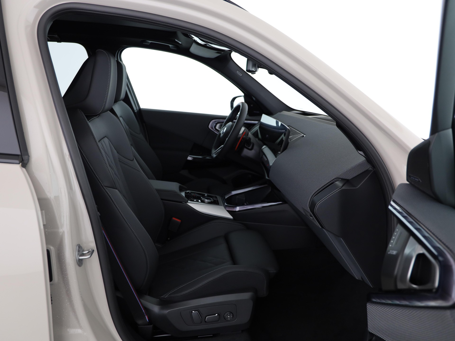BMW X3 M50i-image-11