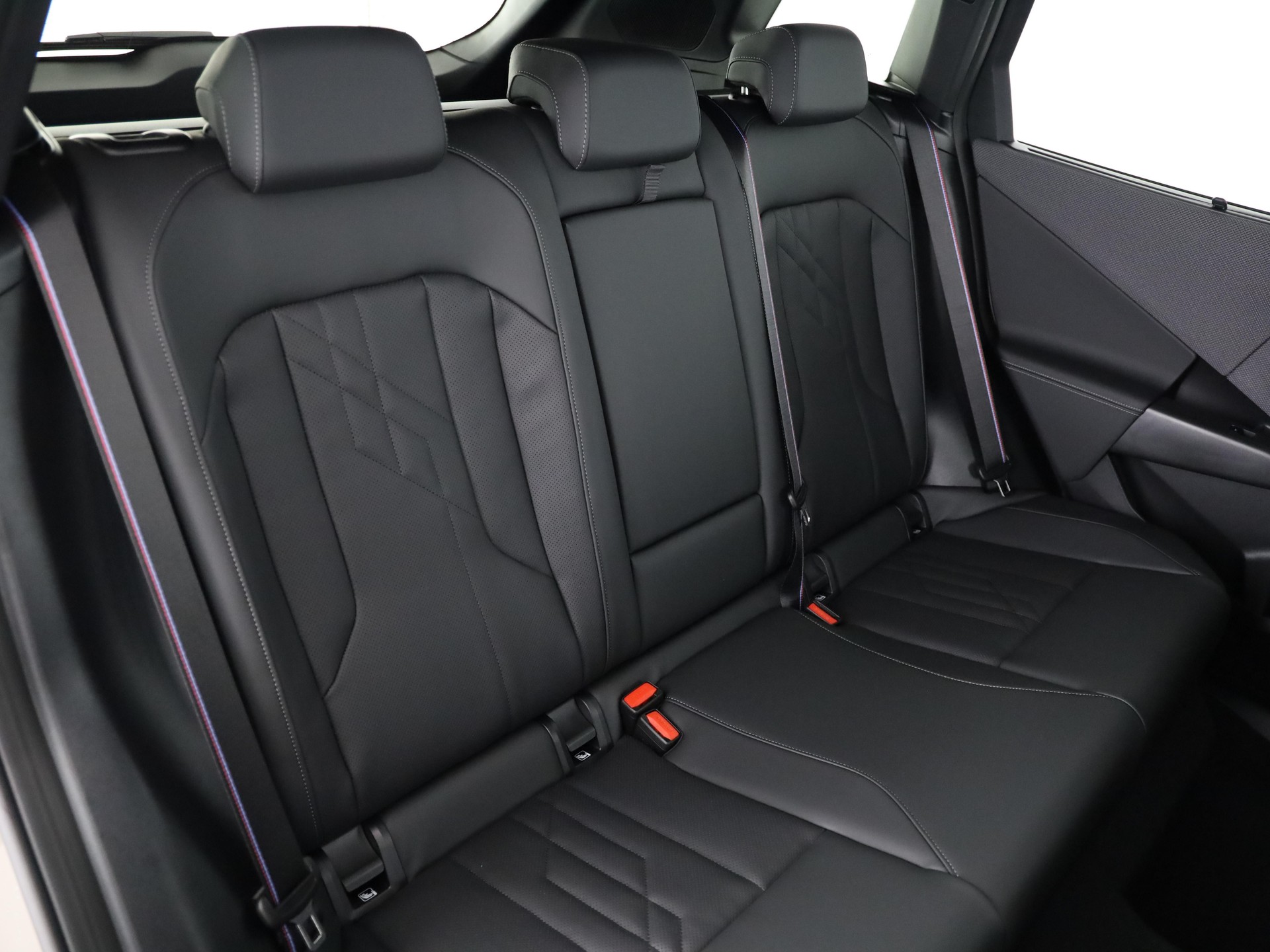 BMW X3 M50i-image-12