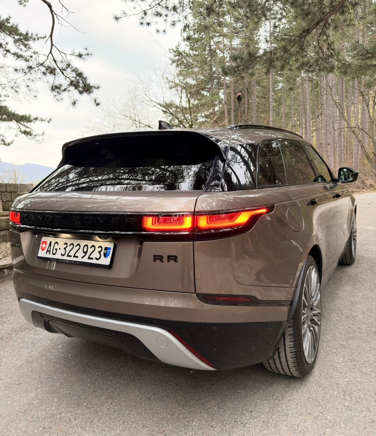 LAND ROVER 2.0 D 240 HSE-image-7