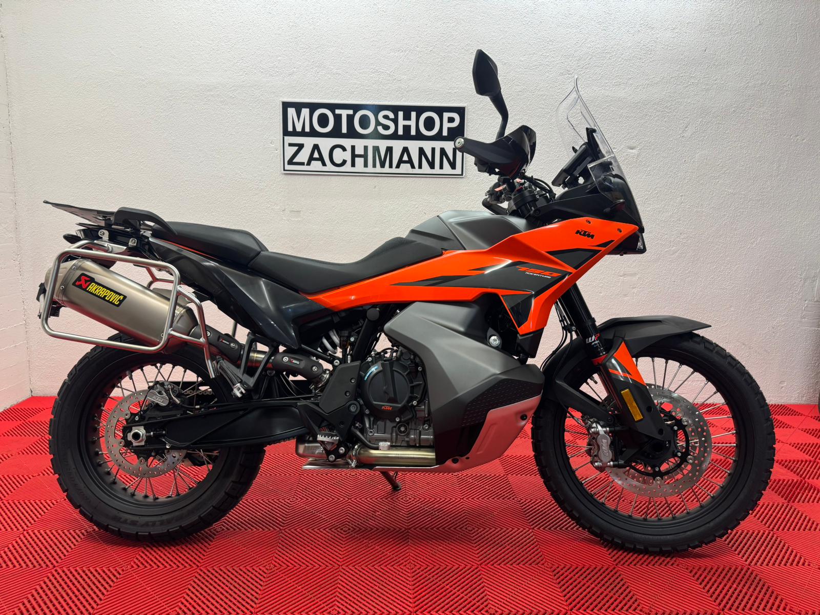 KTM 790 Adventure-showroom-element-1