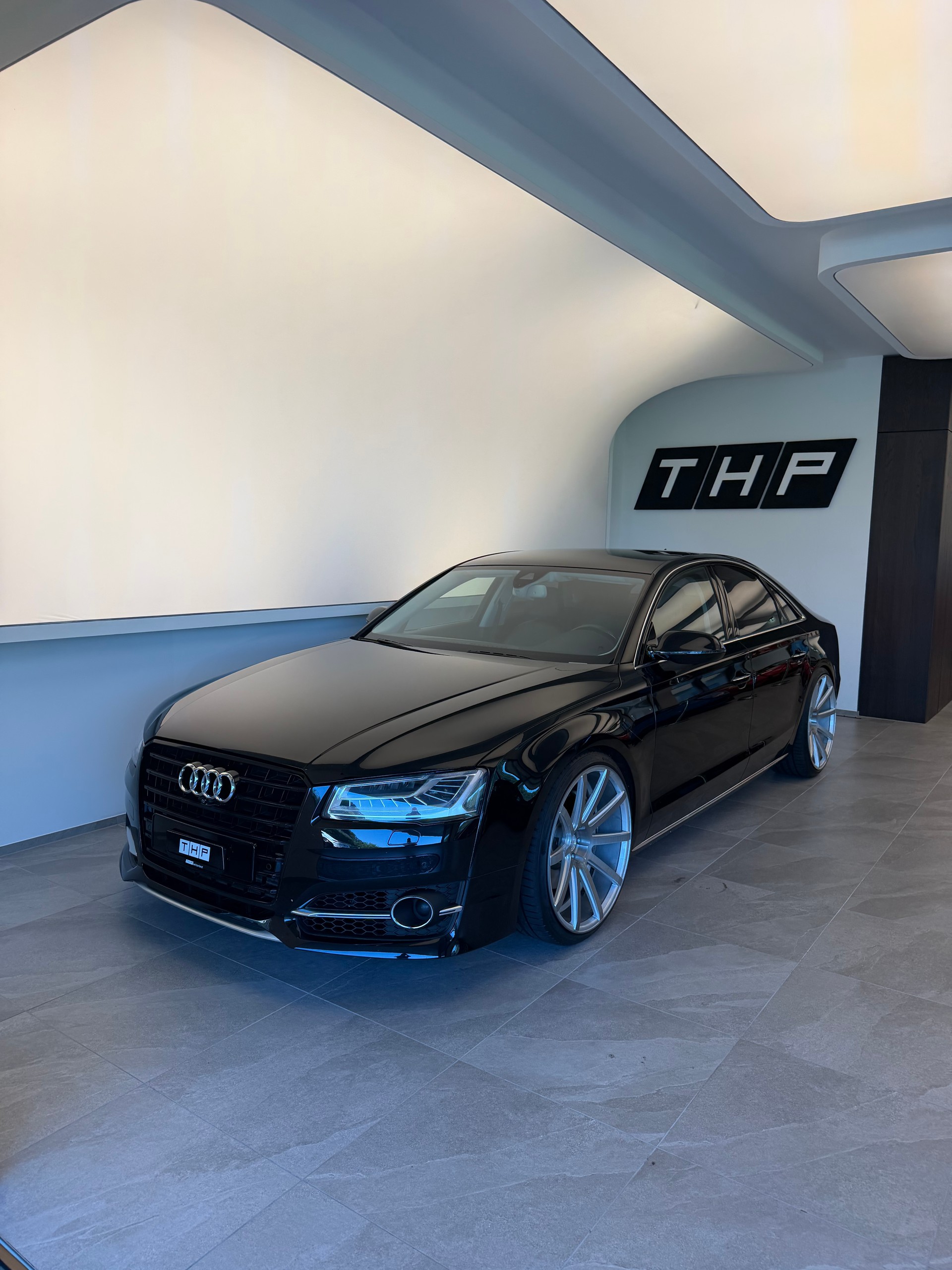 AUDI A8 3.0 TDI Facelift S8 Umbau quattro tiptronic-image-0