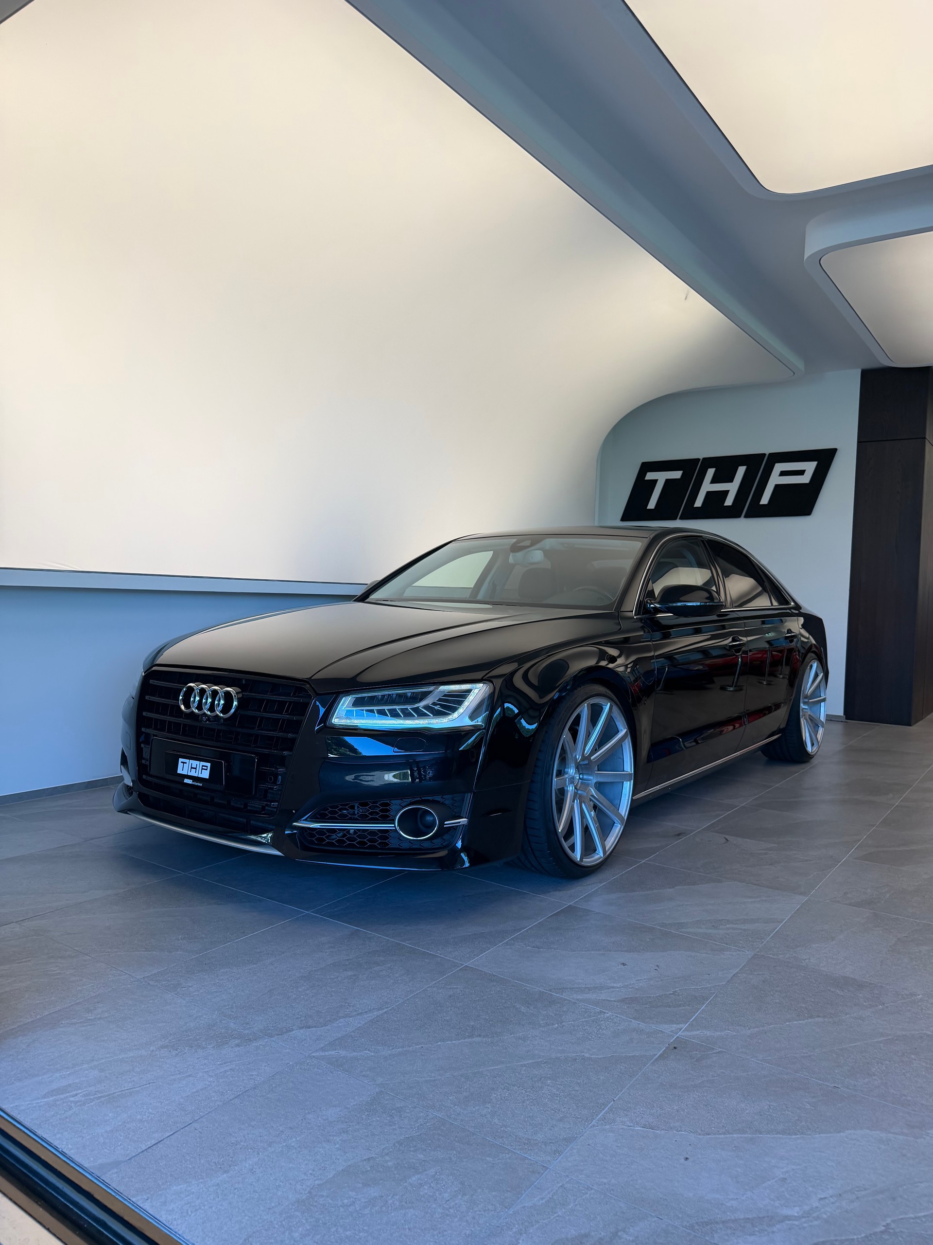 AUDI A8 3.0 TDI Facelift S8 Umbau quattro tiptronic-image-1