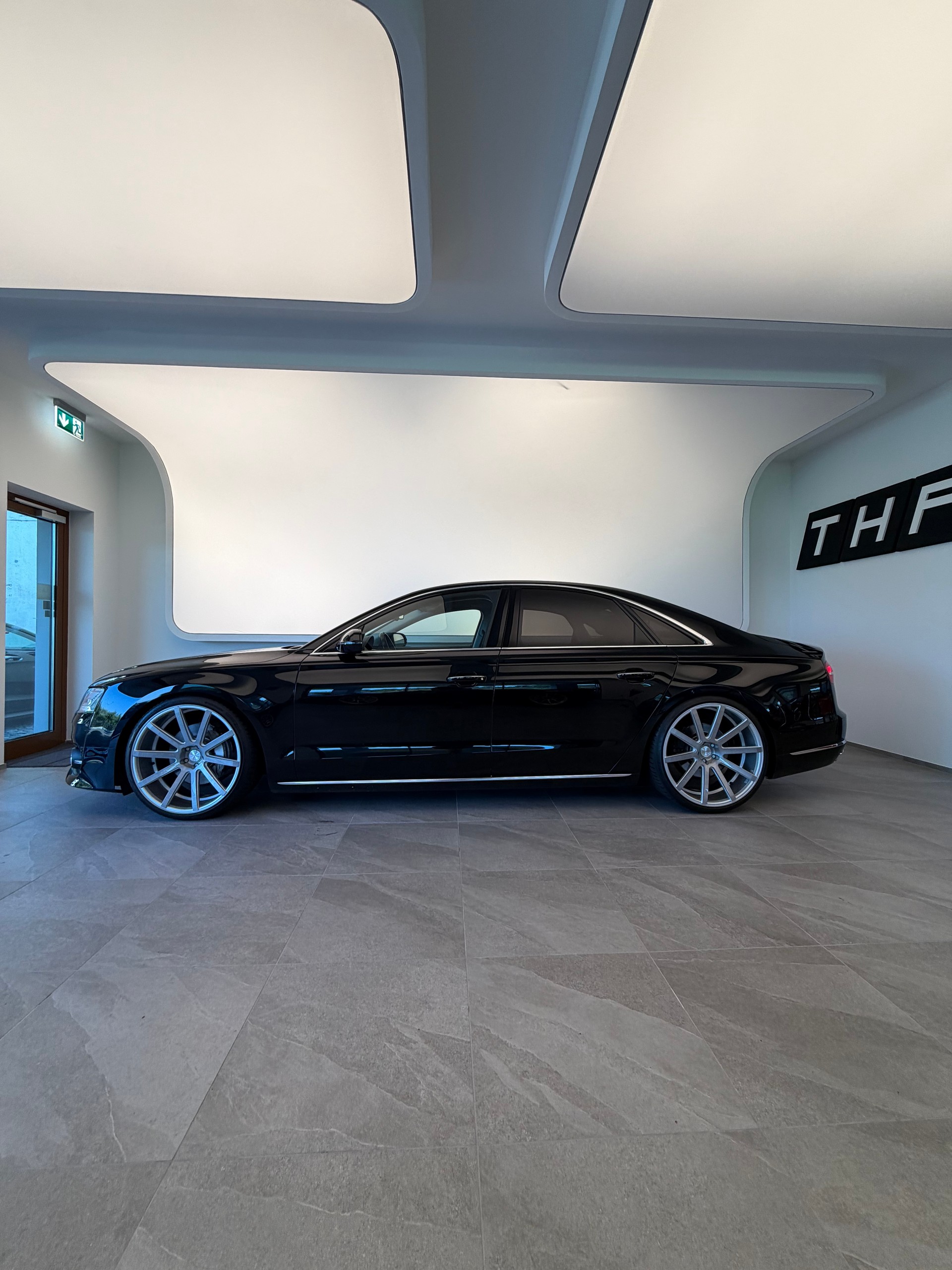 AUDI A8 3.0 TDI Facelift S8 Umbau quattro tiptronic-image-2