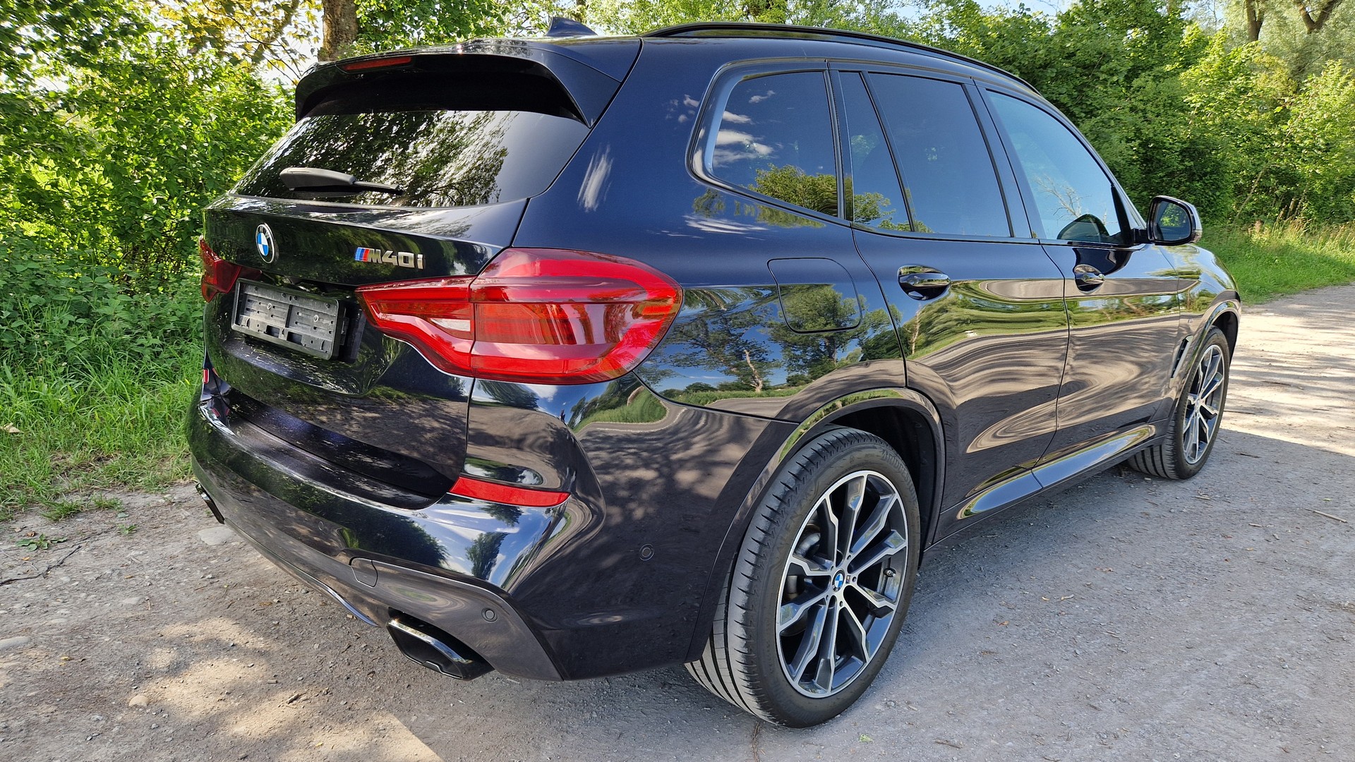BMW M40i-image-5