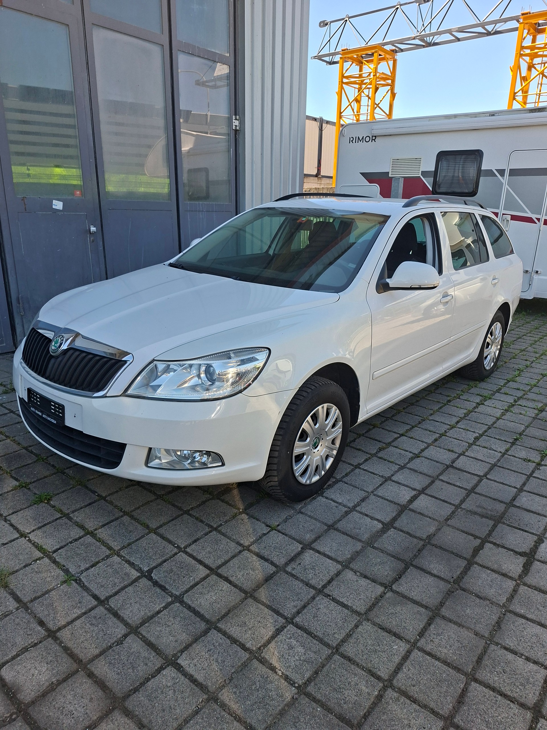 SKODA Octavia Combi 1.8 TSI Ambition 4x4-image-0