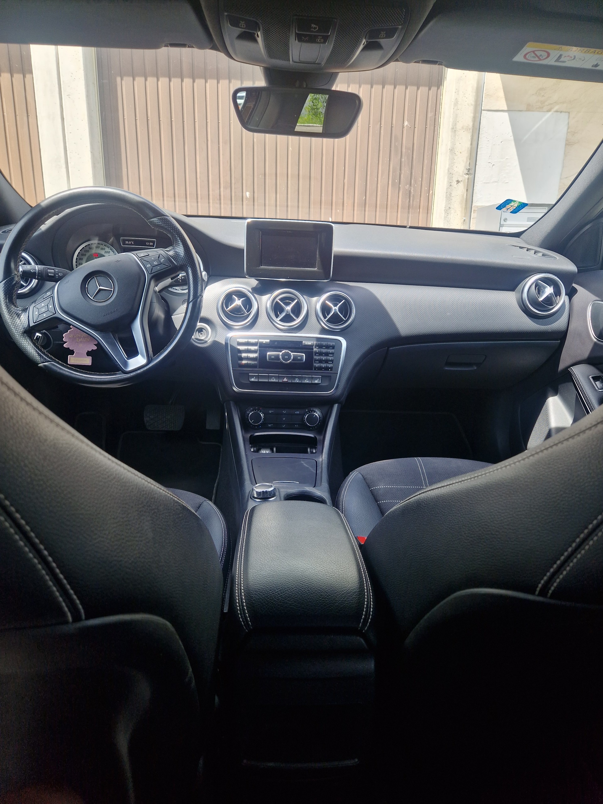 MERCEDES-BENZ A 200 Urban-image-4