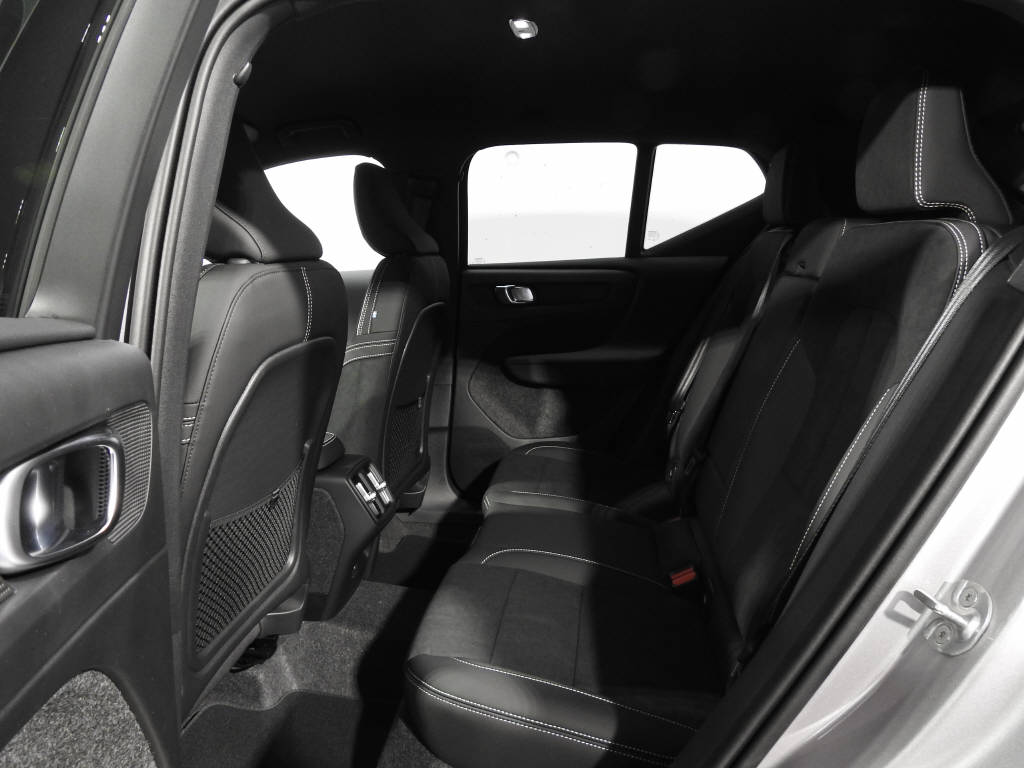 VOLVO XC40 2.0 B3 MH Core-image-9