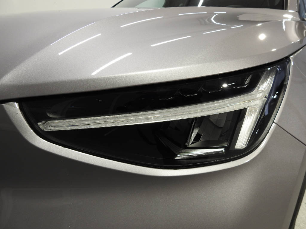 VOLVO XC40 2.0 B3 MH Core-image-10