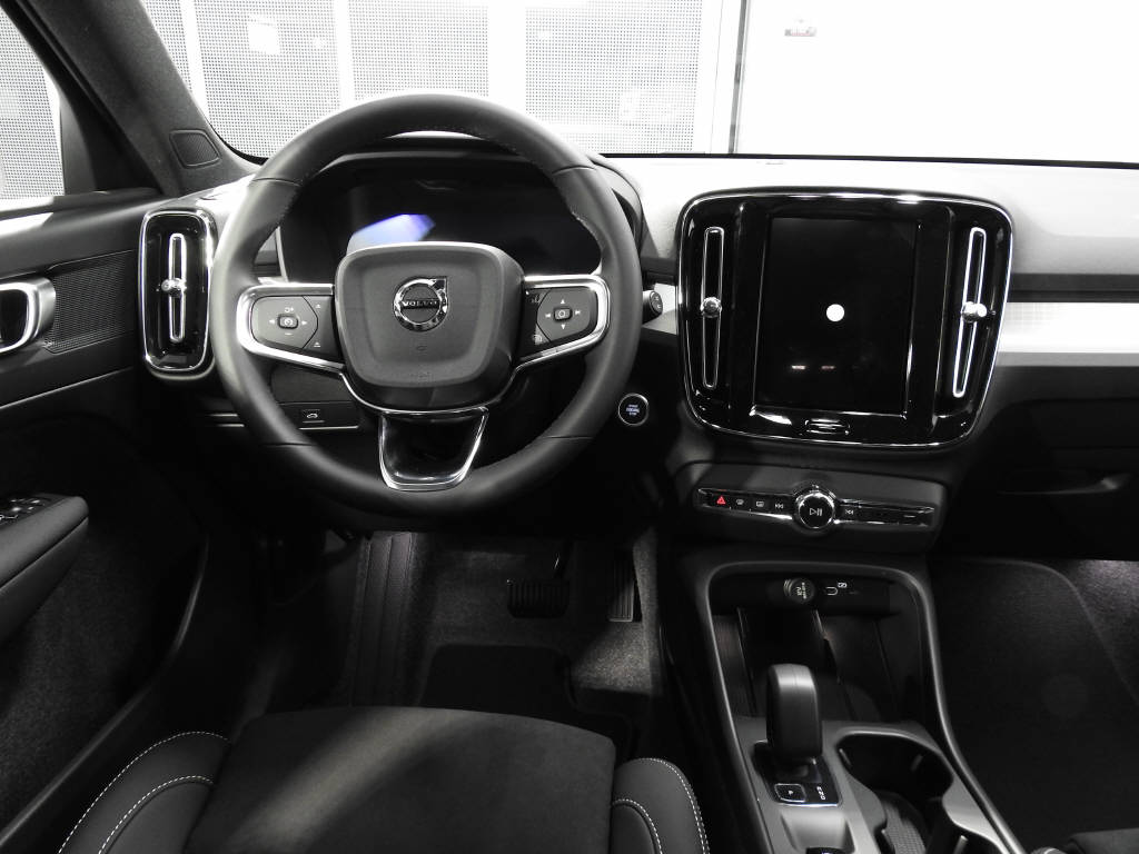 VOLVO XC40 2.0 B3 MH Core-image-6