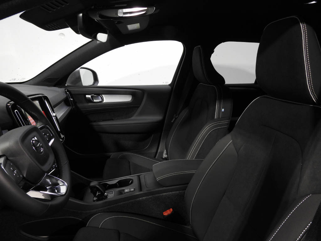 VOLVO XC40 2.0 B3 MH Core-image-8