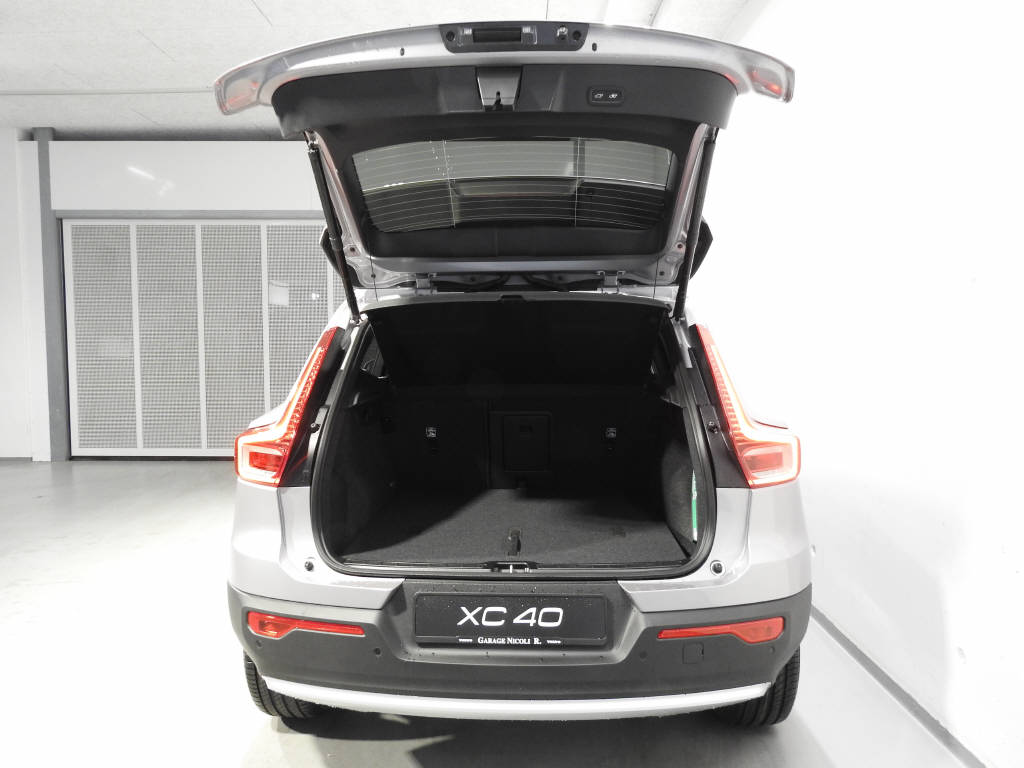 VOLVO XC40 2.0 B3 MH Core-image-4