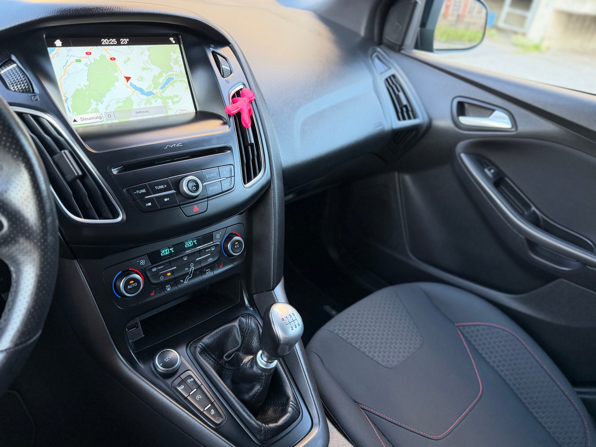 FORD Focus 1.0 SCTi ST Line-image-11
