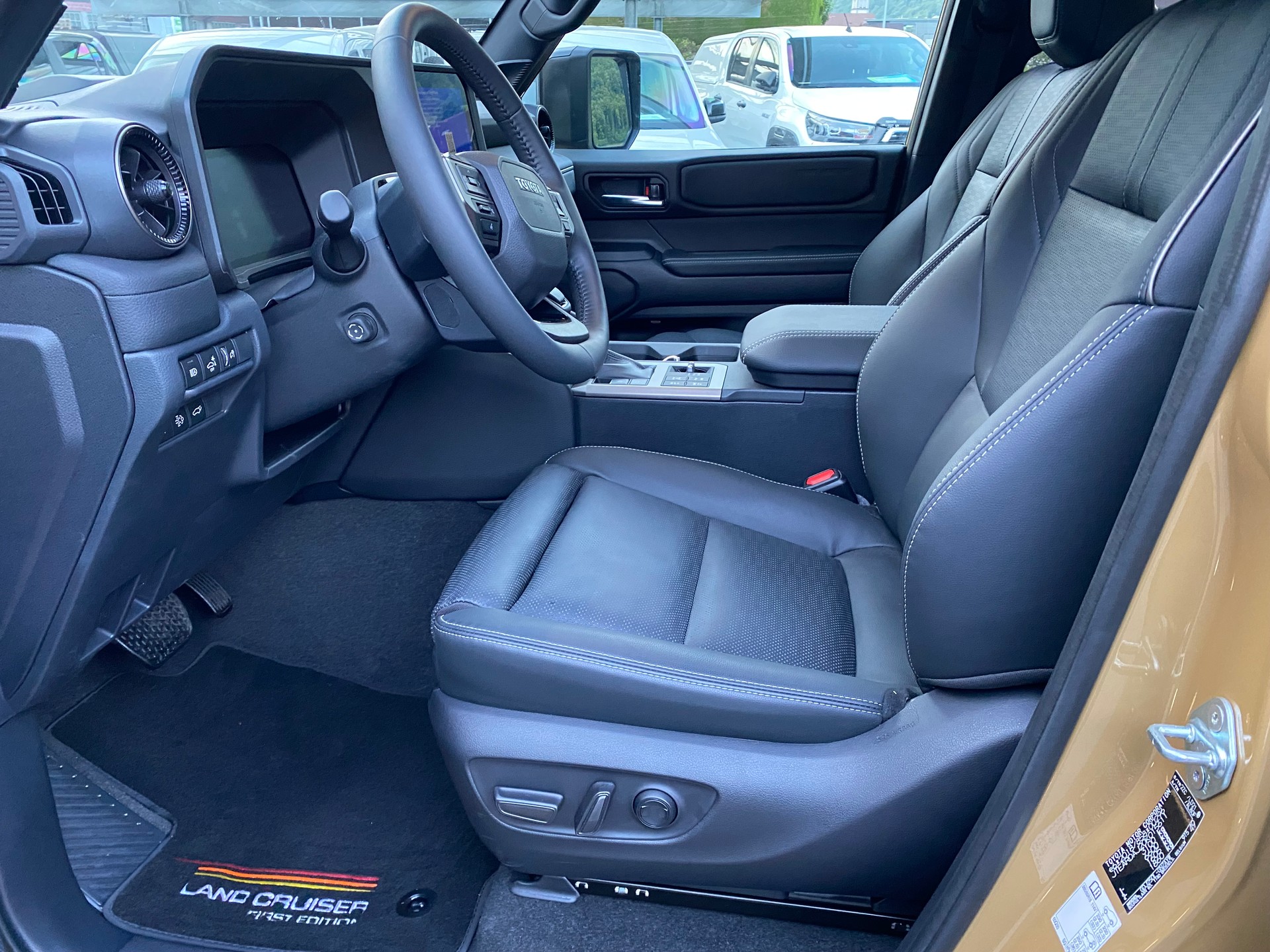 TOYOTA Land Cruiser 2.8TD First Edition-image-2