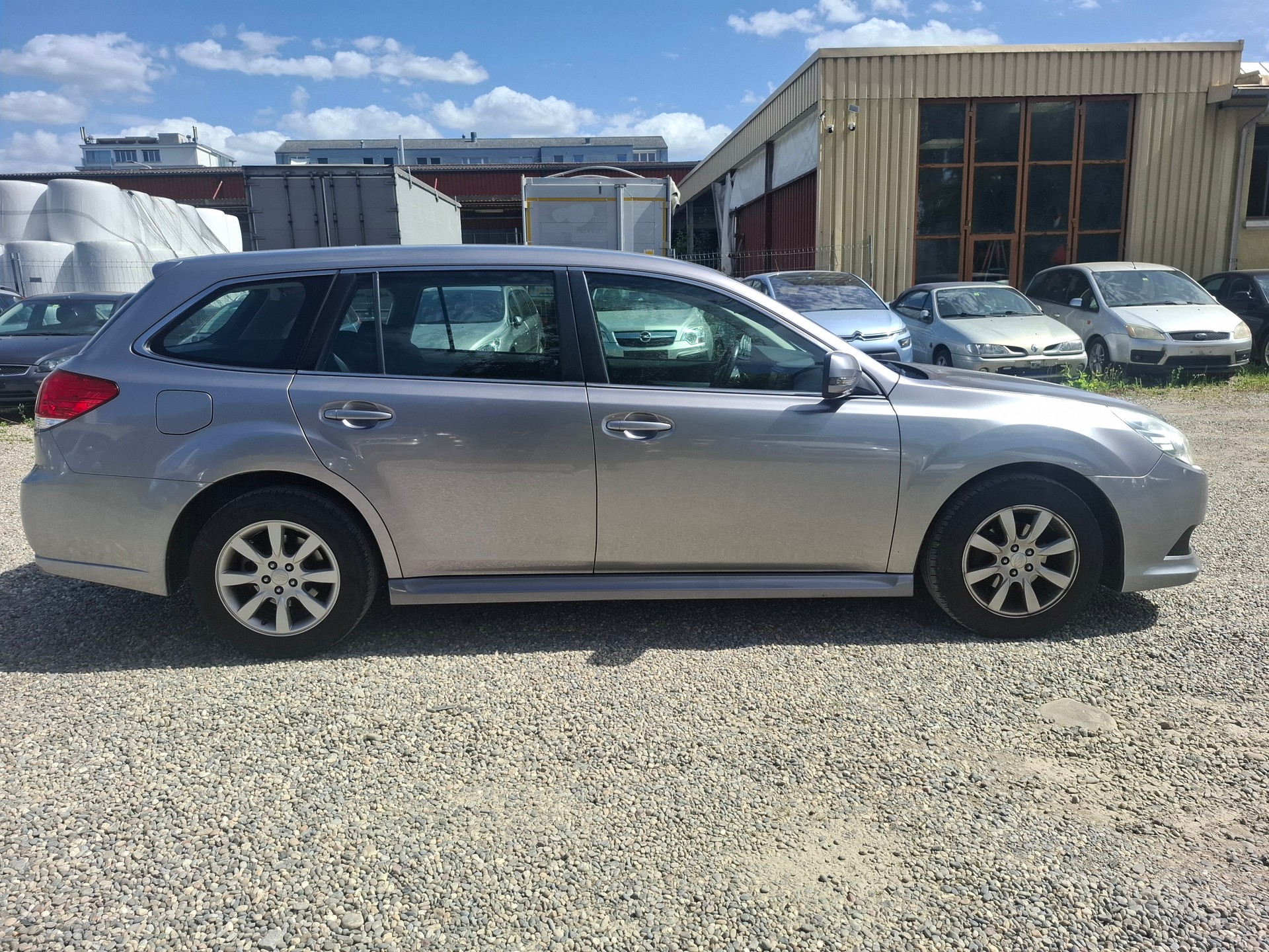 SUBARU Legacy 2.0i Swiss AWD Lineartronic-image-4
