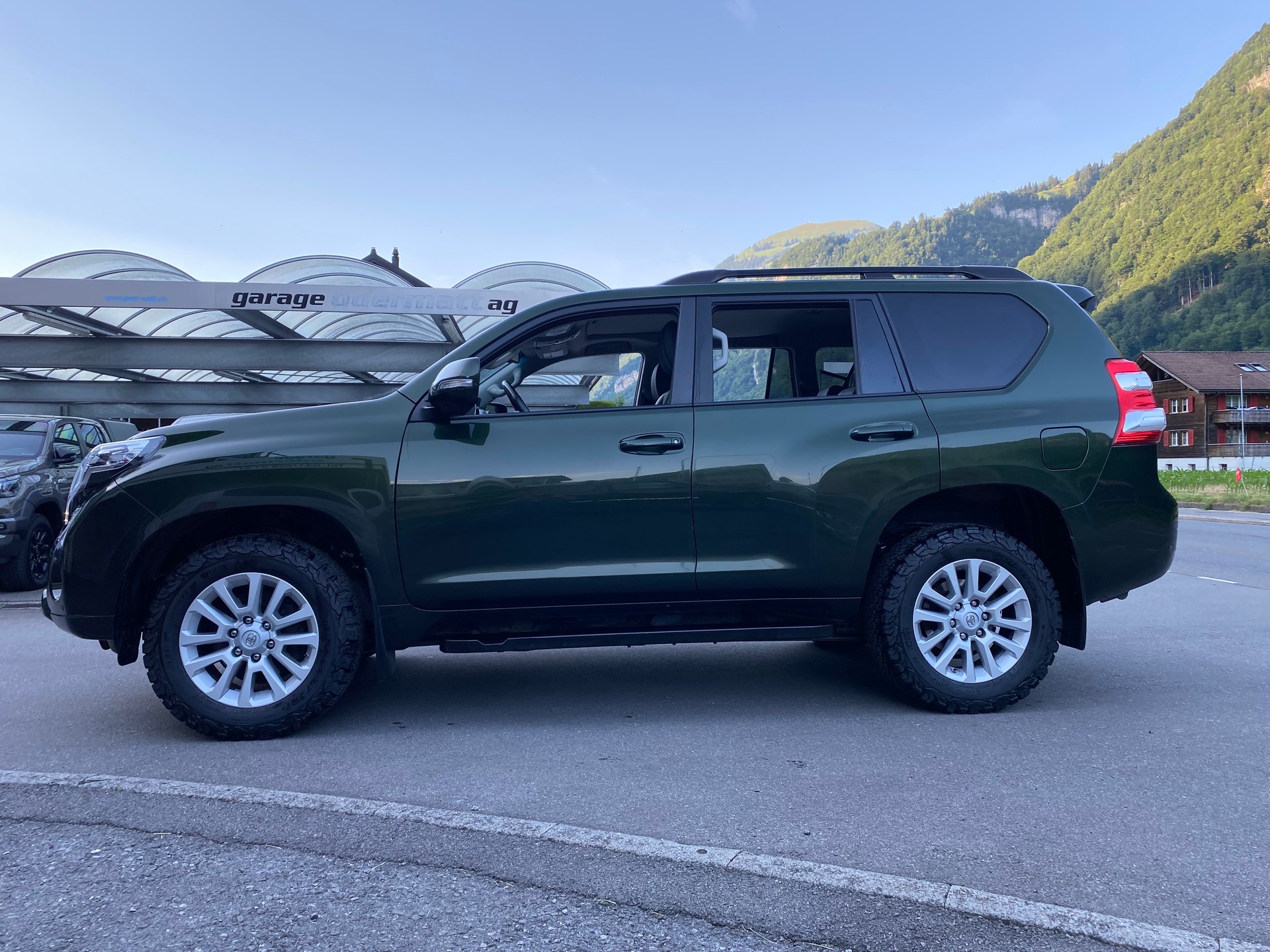 TOYOTA Land Cruiser 2.8TD Sol Premium Automat-image-0