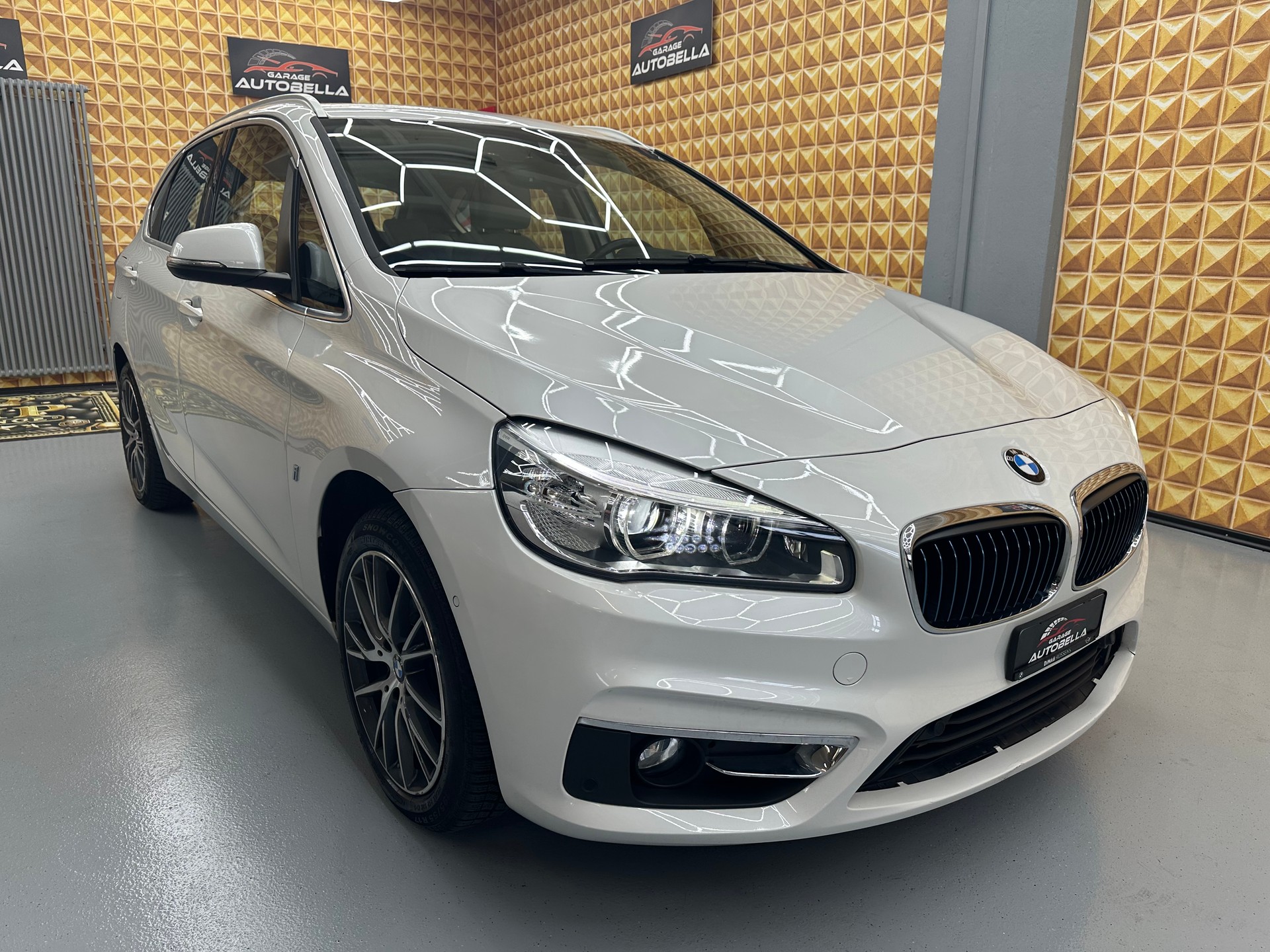 BMW 225xe iPerformance Active Tourer Steptronic-image-0