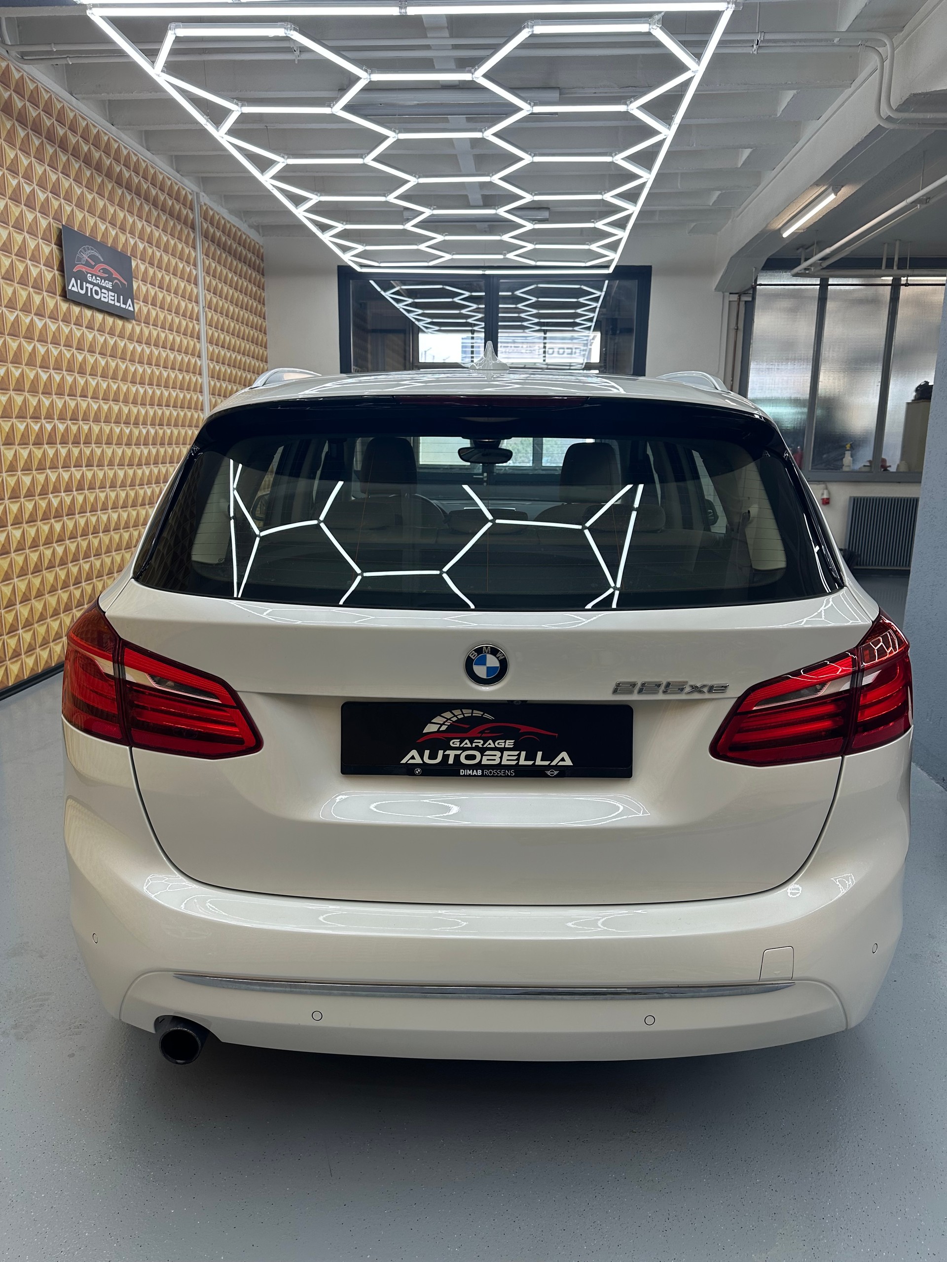 BMW 225xe iPerformance Active Tourer Steptronic-image-4