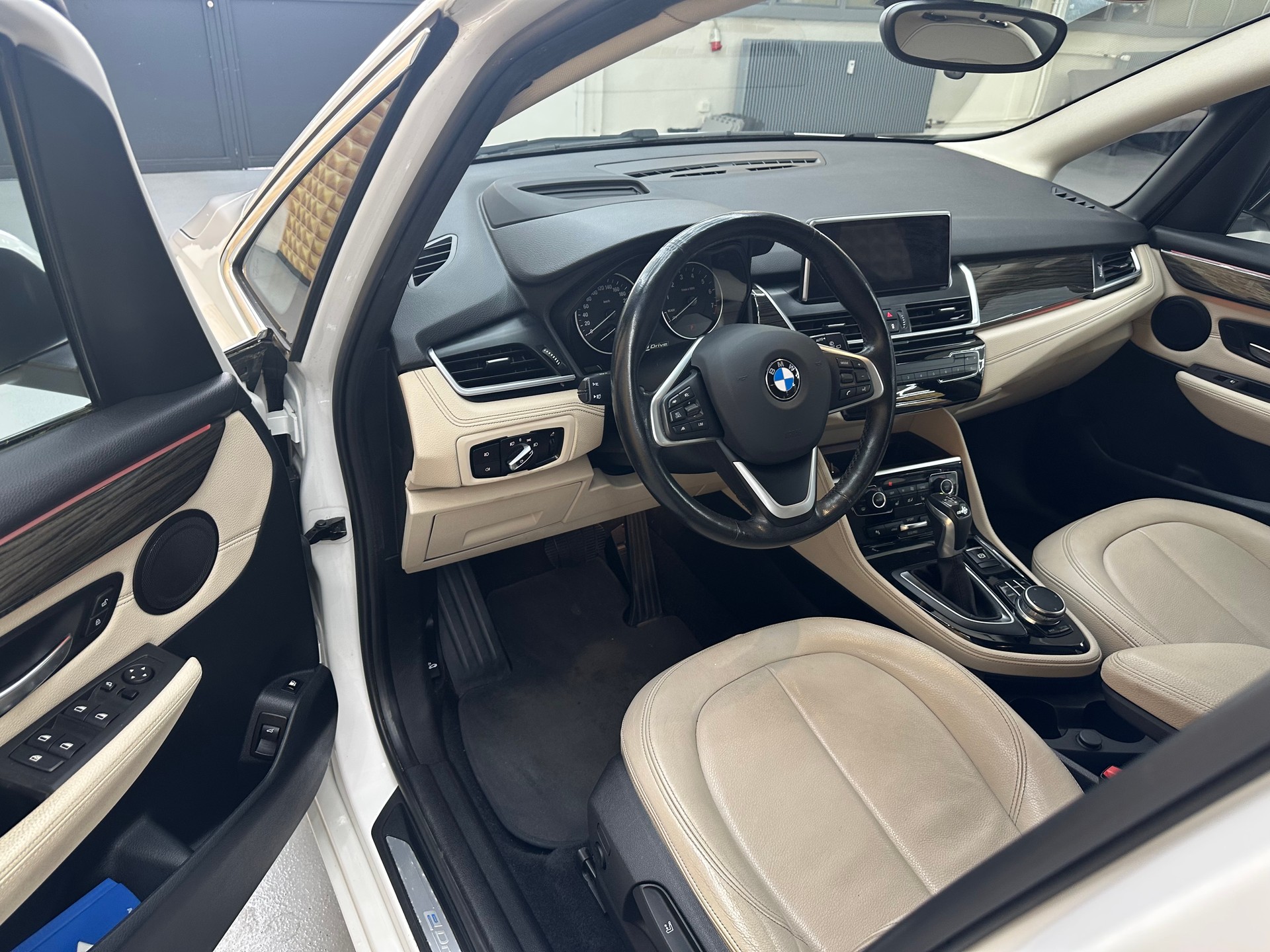 BMW 225xe iPerformance Active Tourer Steptronic-image-6