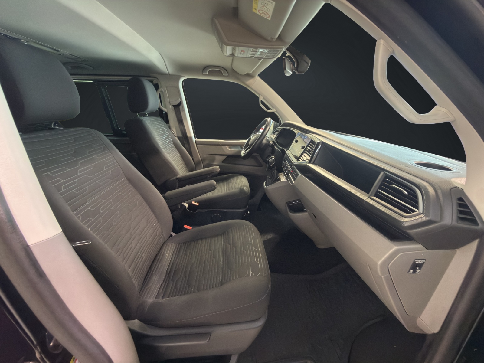 VW T6.1 Caravelle 2.0 TDI Comfortline Liberty DSG-image-11