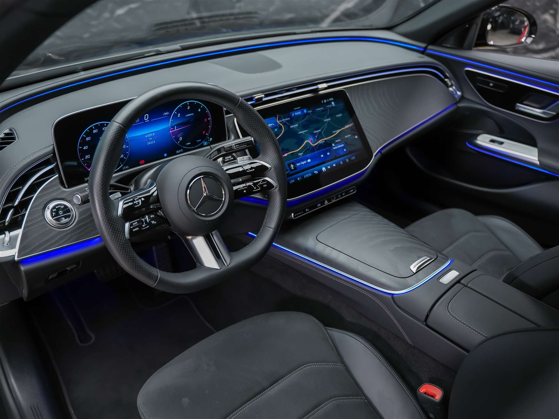 MERCEDES-BENZ E 220 d AMG Line 4matic Kombi *Werksgarantie*21" Felgen*Abstandsregler*-image-7