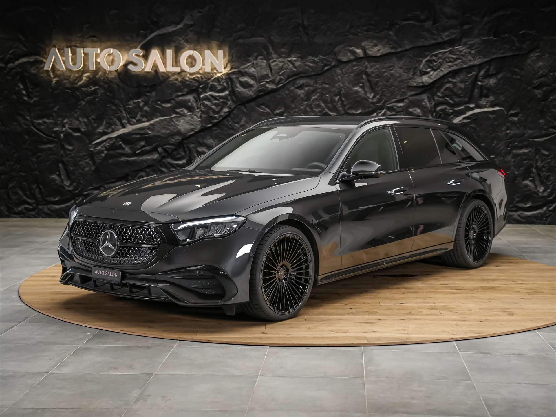 MERCEDES-BENZ E 220 d AMG Line 4matic Kombi *Werksgarantie*21" Felgen*Abstandsregler*